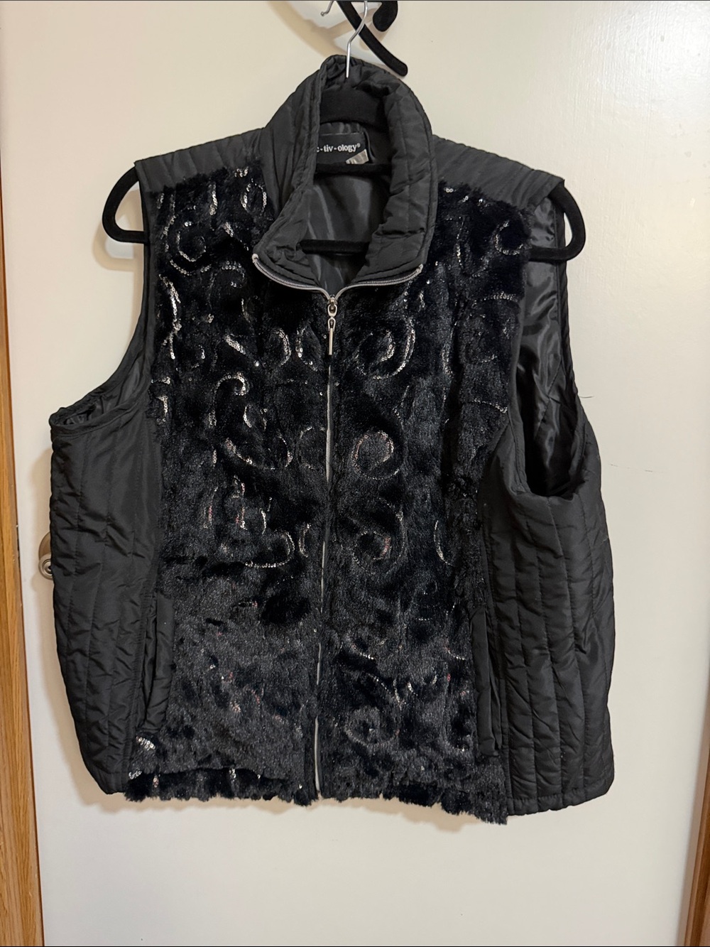 Black Quilted Faux Fur Zip Vest by alv-elope